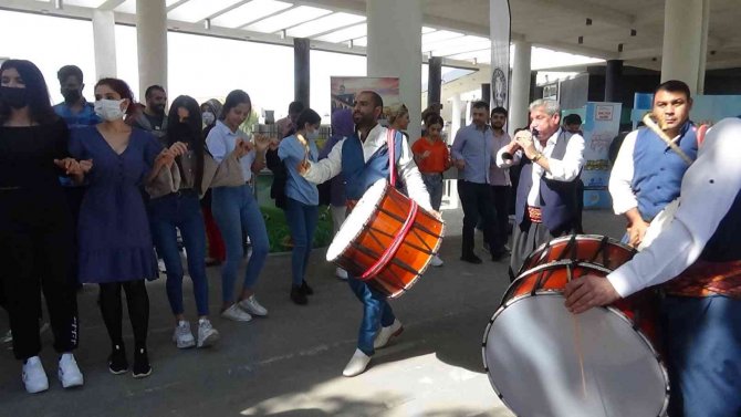 Diyarbakır Dicle Üniversitesi’nde Yüz Yüze Eğitim Başladı