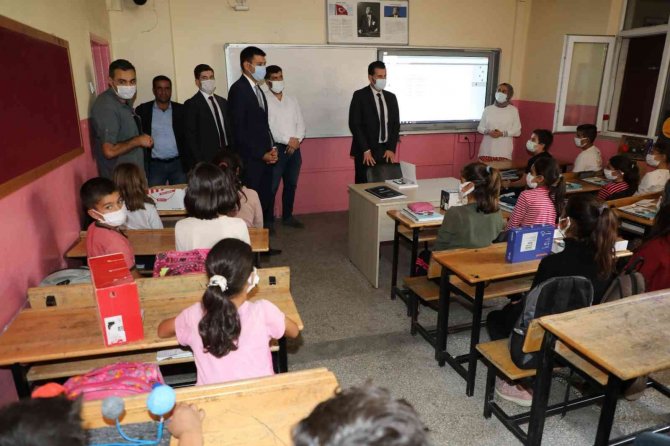 Kaymakam Beşikci, Kırsal Mahallelerde Okul İdarecileri İle Bir Araya Geldi