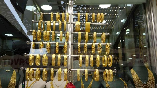 Kuyumcular Yeni Evlenen Çiftleri Sahte Altına Karşı Uyardı