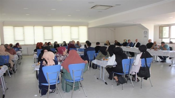 Erzincan İ̇l Müftüsü Çakır, İ̇lahiyat Fakültesini Kazanan Öğrencilerle Bir Araya Geldi