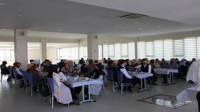 Erzincan İ̇l Müftüsü Çakır, İ̇lahiyat Fakültesini Kazanan Öğrencilerle Bir Araya Geldi