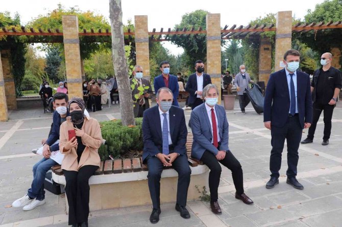 Kampüste Öğrenciler Halk Oyunları İle Gönüllerince Eğlendi
