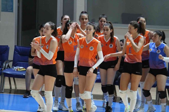 Adana Büyükşehir Belediyespor İlk Maçını Kazandı