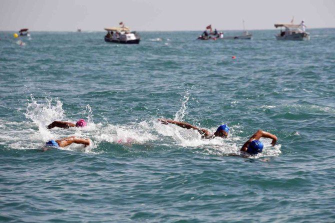 Mersin’de İlk Kez Yüzme Maratonu Düzenlendi