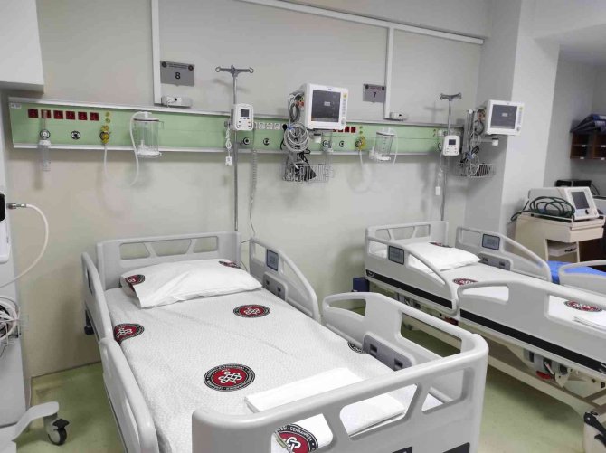 Cerrahpaşa’da Pandemiyle Mücadelede Yoğun Bakım Takviyesi