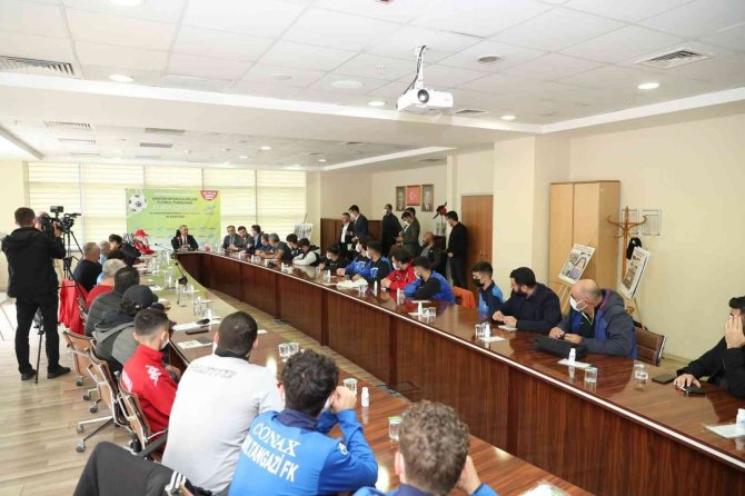 Sultangazi’de Amatör Spor Kulüpleri Futbol Turnuvası Kura Çekim Töreni