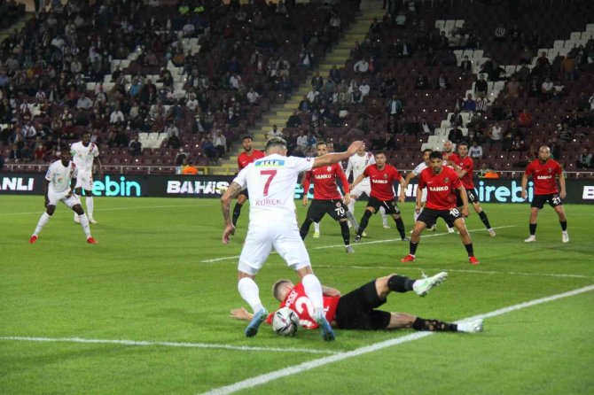 Süper Lig: A. Hatayspor: 0 - Gaziantep Fk: 0 (İ̇lk Yarı)