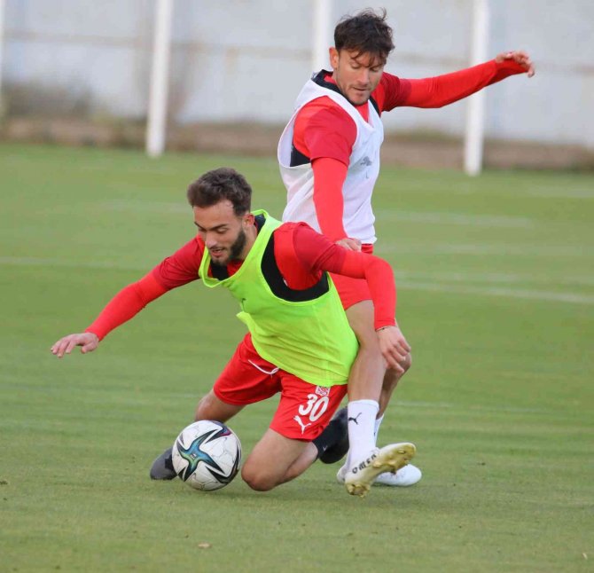 Sivasspor, Adana Maçı Hazırlıklarına Başladı