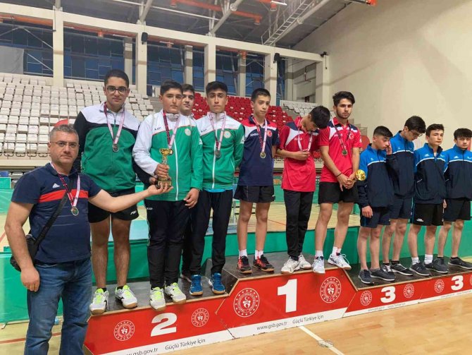 Yeşilyurt Belediyespor Bölge İkincisi Oldu