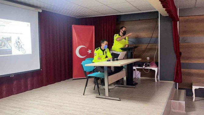 Lise Öğrencilerine Trafik Eğitimi Verilmeye Başlandı