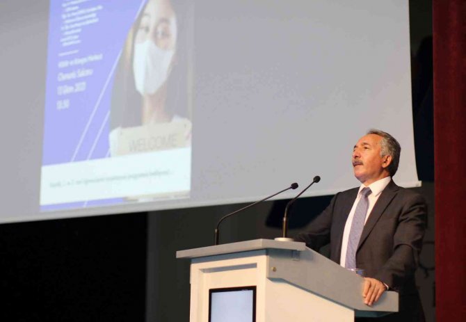 Ai̇çü Rektörü Prof. Dr. Karabulut Öğrencilerle Bir Araya Geldi