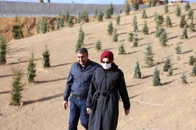 Akyurt Millet Bahçesi’nde Ağaçlar Dikiliyor