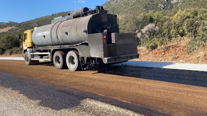 Kaş Yeniköy Grup Yolunda Asfalt Çalışması