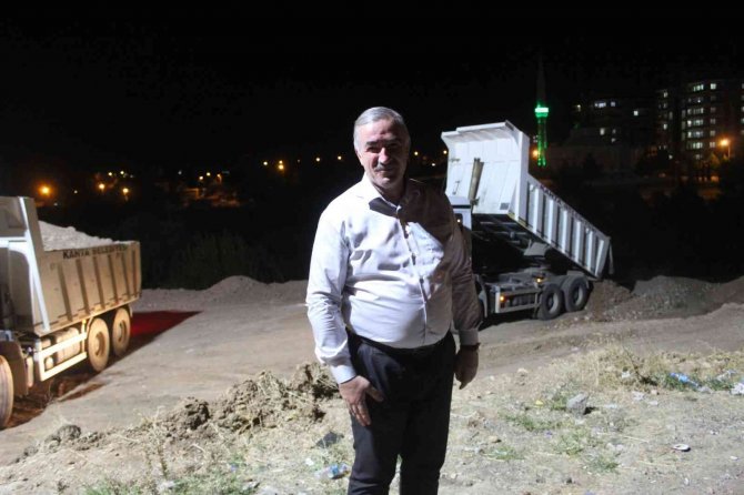 Yol Çalışmaları Gece Gündüz Devam Ediyor