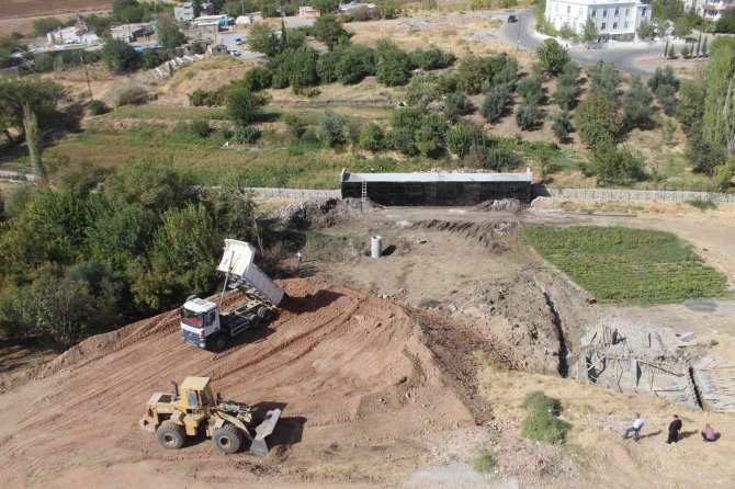 Yol Çalışmaları Gece Gündüz Devam Ediyor