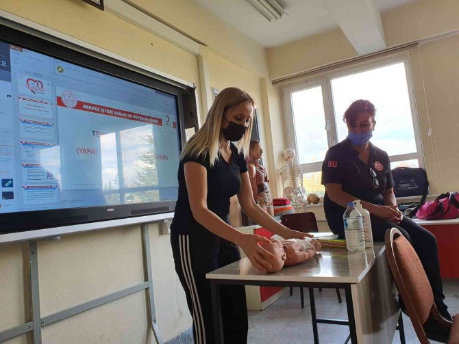 Anaokulu Öğretmenlerine İlk Yardım Eğitimi