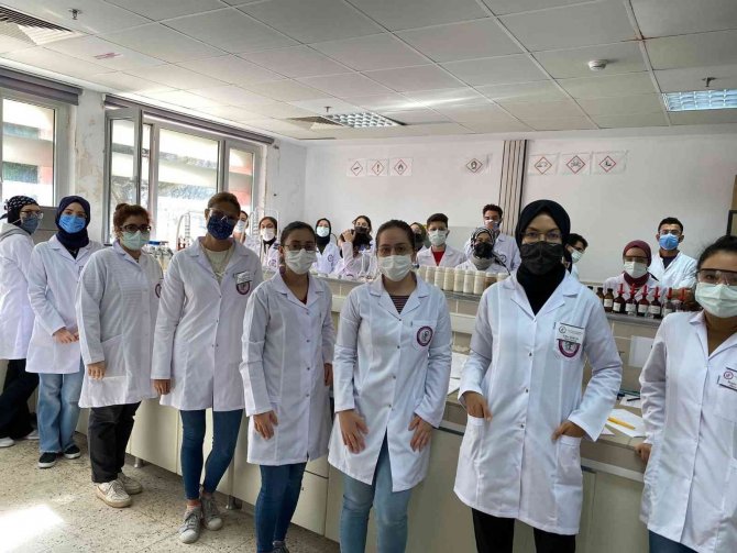 Eczacılık Fakültesi Öğrencilerine Uyum Eğitimi