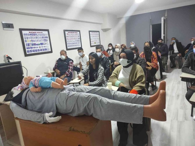 Başkan Arslan, Çameli’nin İlk Sürücü Kursunu Hizmete Açtı