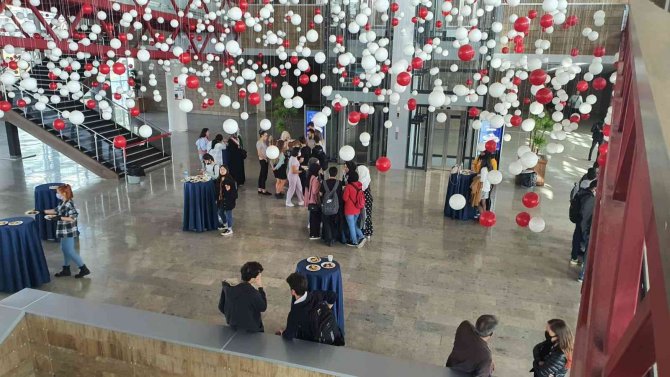 Ebyü’de “Hobilerinizi İ̇şe Çevirin” Ve Erasmus Öğrenci Öğrenim Ve Staj Hareketliliği Bilgilendirme Programları Yapıldı