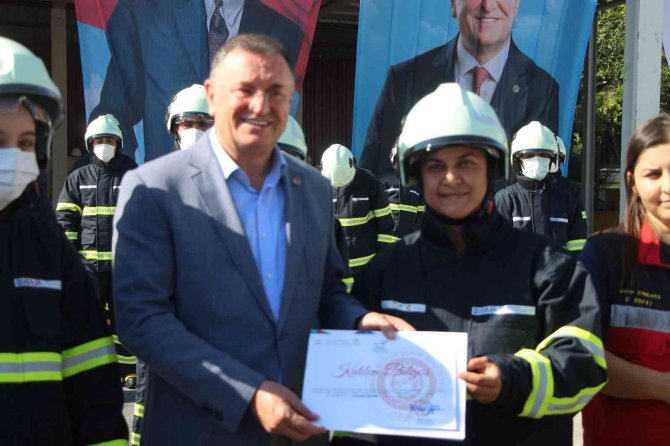 Gönüllü İtfaiyeciler Göreve Başladı