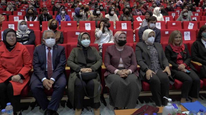 Ak Parti Genel Merkez Kadın Kolları Başkanı Ve Düzce Milletvekili Ayşe Keşir: