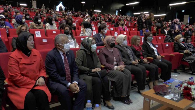 Ak Parti Genel Merkez Kadın Kolları Başkanı Ve Düzce Milletvekili Ayşe Keşir: