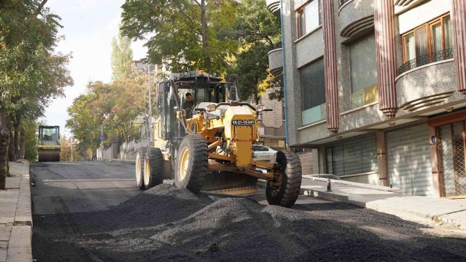 Keçiören’e 360 Bin Ton Asfalt Serildi