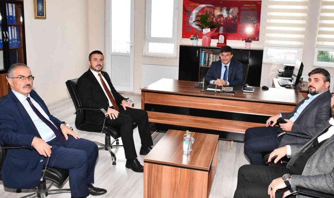 Başkan Tanır: ‘’İ̇mam Hatip Okulları, Verdikleri Eğitimle Örnek Oluyor’’