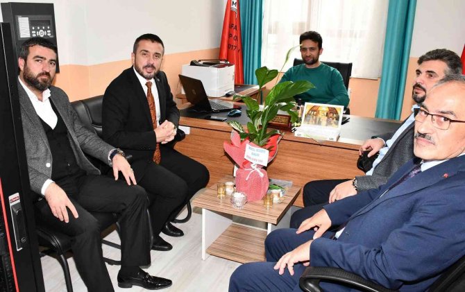 Başkan Tanır: ‘’İ̇mam Hatip Okulları, Verdikleri Eğitimle Örnek Oluyor’’