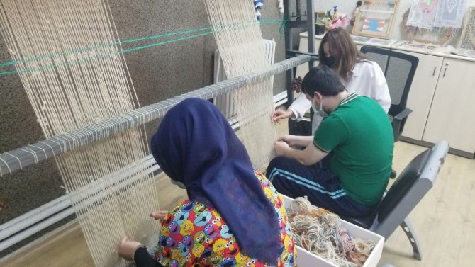 Yatarak Tedavi Gören Hastalara Sanat Dallarıyla Rehabilitasyon