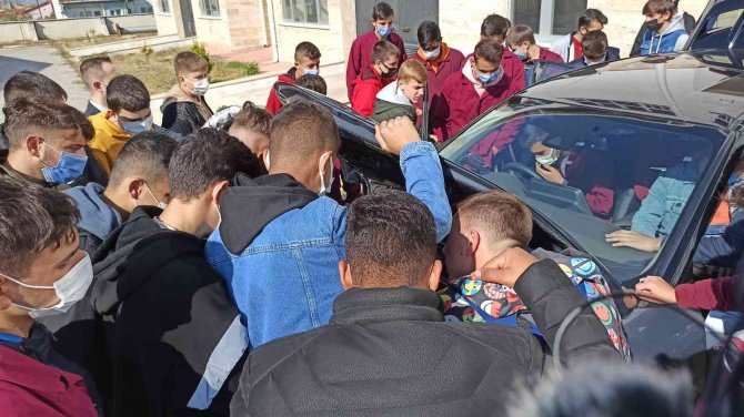 Mesleki Ve Teknik Lise Öğrencilerini Uygulama Eğitimlerini Yeni Nesil Sıfır Otomobille Yapacak