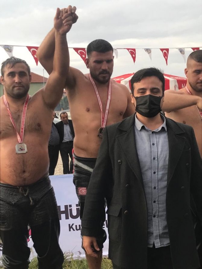Pamukkale Belediyespor’un Pehlivanları 1 Altın 1 Gümüş Madalya Kazandı
