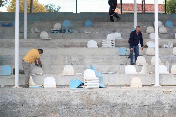 Pazaryeri İlçe Stadyumu Yenileniyor