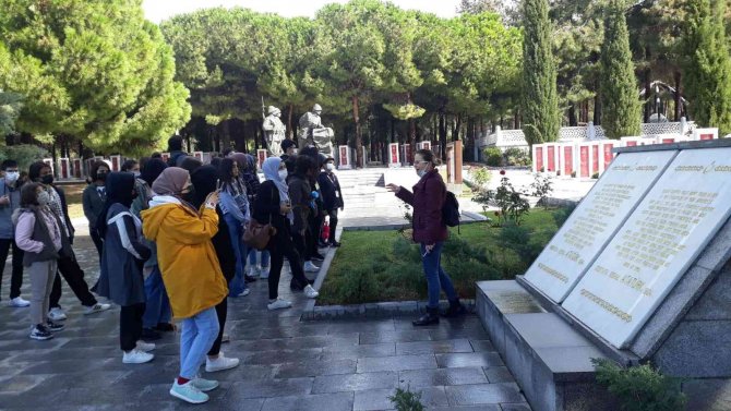 En İyi Yazanları Çanakkale’ye Götürdüler