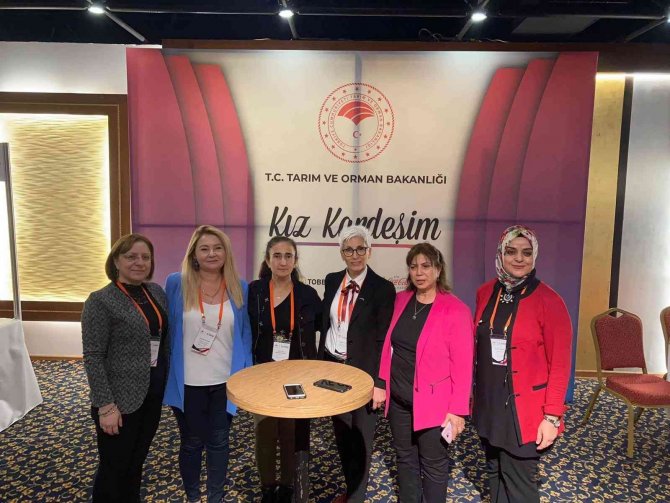 Elazığ Yöresel Ürünlerine İ̇zmir Fuarında Büyük İlgi