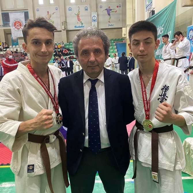 Türkiye Kyokushin Stil Karate Şampiyonası’nda Bilecik’e 2 Altın Madalya