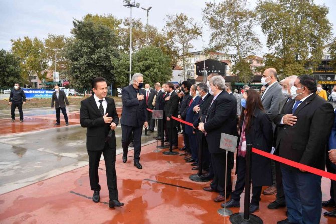 Tuzla’da Muhtarlar Günü Sebebiyle Çelenk Sunma Töreni Düzenlendi