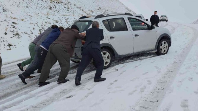 Bahçesaray’da Kış Çilesi Erken Başladı