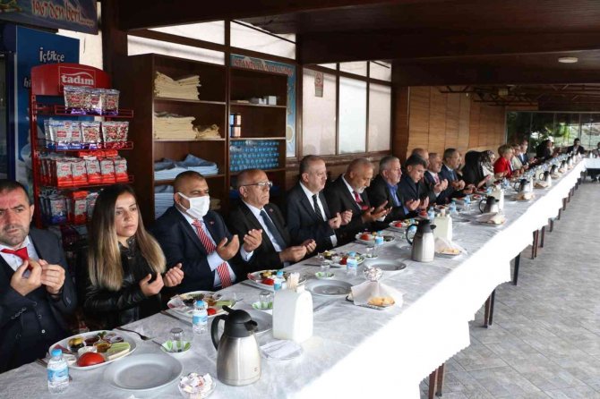 Kartal’da Muhtarlar Günü Buruk Kutlandı