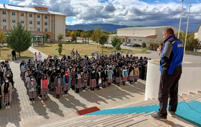 Erzincan’da Gerçeğini Aratmayan Deprem Tatbikatı