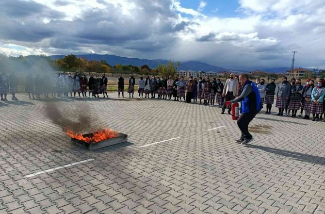 Erzincan’da Gerçeğini Aratmayan Deprem Tatbikatı