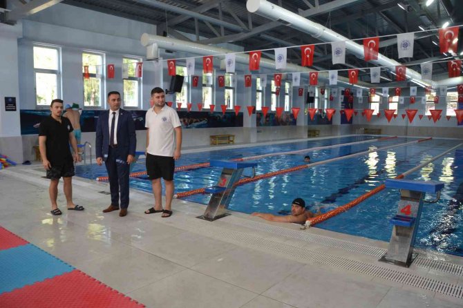 Biga’da Yarı Olimpik Yüzme Havuzuna Yoğun İlgi