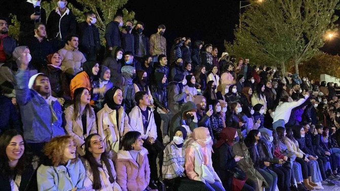 Üniversite Öğrencilerine ’Hoş Geldin’ Konseri