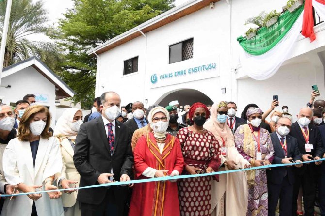 Emine Erdoğan, Nijerya’da Abuja Yunus Emre Kültür Merkezi’nin Açılışına Katıldı