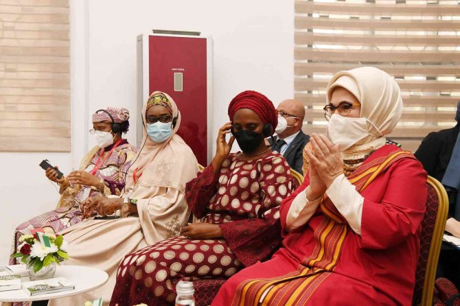 Emine Erdoğan, Nijerya’da Abuja Yunus Emre Kültür Merkezi’nin Açılışına Katıldı