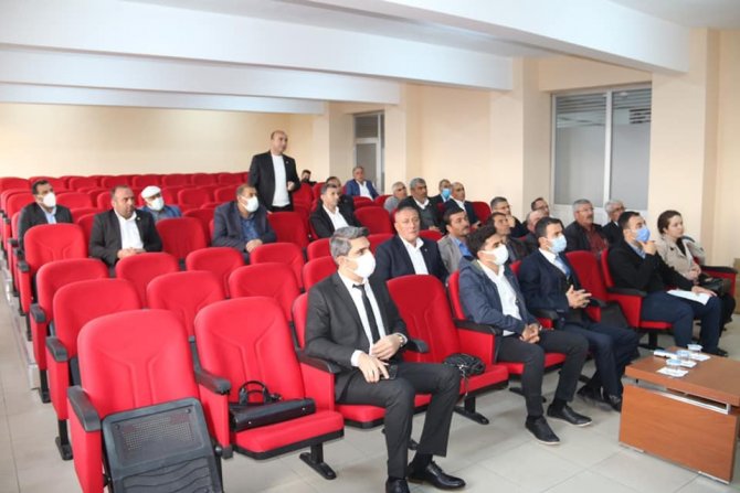 Güroymak’ta ‘Bitkisel Üretim Ve Hayvan Hastalıkları İle Mücadele’ Toplantısı Düzenlendi