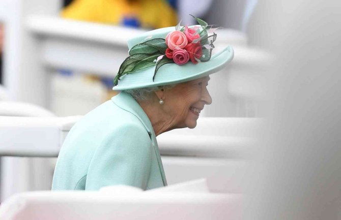 İ̇ngiltere Kraliçesi Iı. Elizabeth ’Yılın Yaşlısı’ Ödülünü Reddetti
