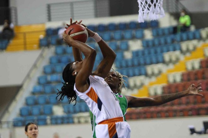 Çukurova Basketbol Yenişehir Belediyesi, Evinde Rahat Kazandı
