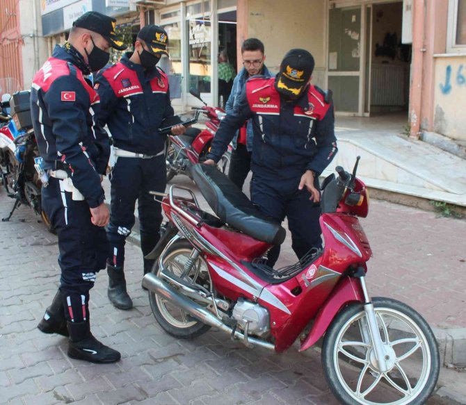 Jandarma Kurallara Uymayan Motosikletlileri Affetmedi