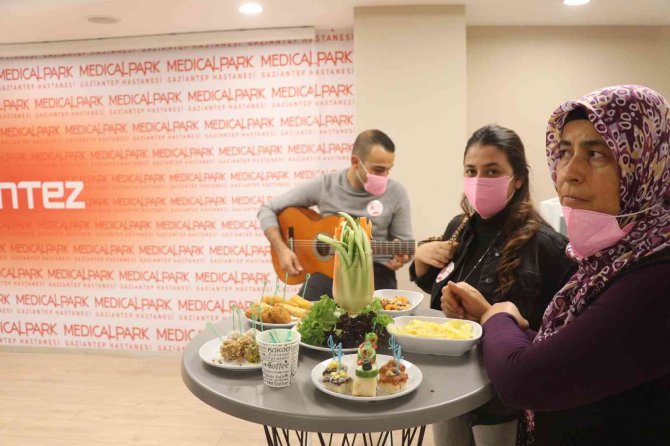 Kanser Hastalarına Pastalı Moral